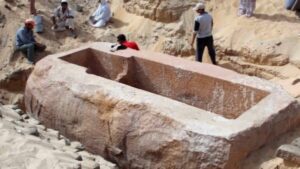 Abydos'ta 60 Ton Ağırlığında Lahit Bulundu