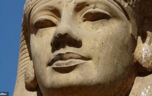 Mısır'ın Unutulmuş "Kadın" Hükümdarının Mezarı Keşfedildi