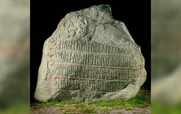 Viking Taşındaki Gizemli Kraliçenin Adı Hayrete Düşürdü