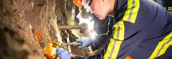 Bir Altın Madeninin