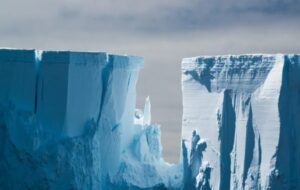 Dünyanın En Büyük Buzdağı