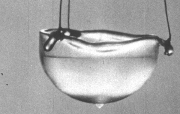 Wild Experiment Reveals What Would Happen if You Touched a Quantum Superfluid