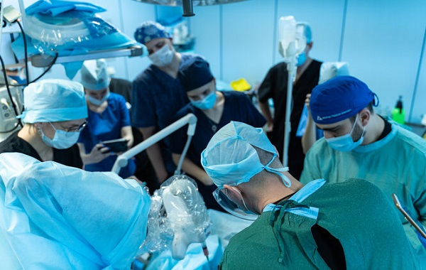 Tıpta Yeni Çağ: Dünyada İlk Kez Bir Ameliyatta 3D Biyoyazıcı Kullanıldı