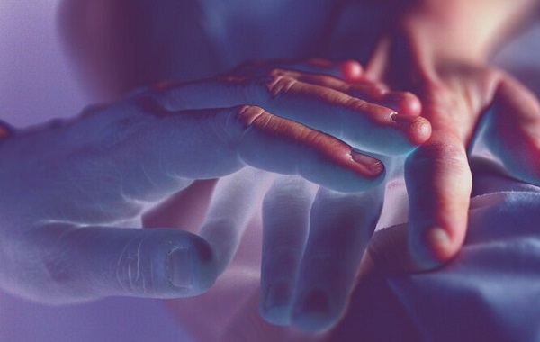 İlginç Bir Çalışma: Neden Bazı İnsanlar 'Ölülerin Seslerini Duyuyor?' 