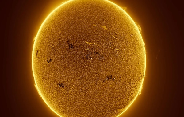Watch the sun’s activity peak in a mesmerizing timelapse