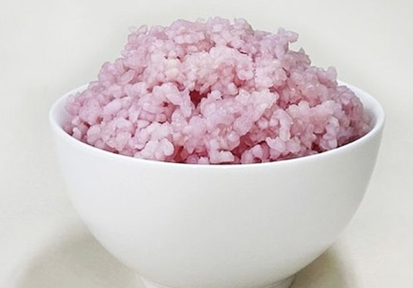 Bilim İnsanları Pirinç Tanelerinin İçinde Sığır Eti Yetiştirerek