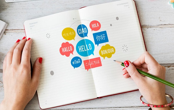 İki Dil Bilen İnsanların Beyinleri Yaşlılıkta Daha Sağlıklı Oluyor