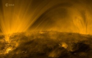 Yakın Çekim Videosunda Güneş "Yosunu" ve Koronal "Yağmur" Yakalandı