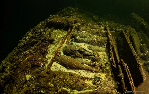 Filled With Hundreds Of Champagne Bottles Have Been Found At The Bottom Of The Baltic Sea