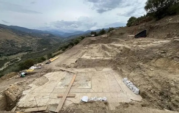 Antik Roma Kentinde Mozaik Zeminli Devasa Hamamlar Bulundu