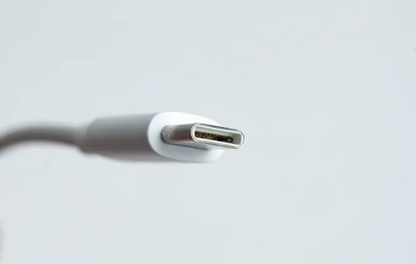 AB Tüm Akıllı Telefonlar İçin Tek Bir USB-c Konektörü Tanıttı