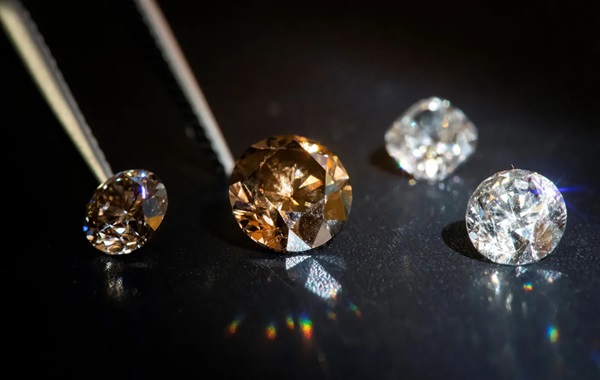 Revolutionary Diamond Creation Method Eliminates the Need for Extreme Pressure