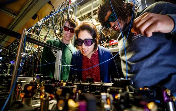Scientists trap molecules for quantum tasks, enabling ultra-fast tech advancements