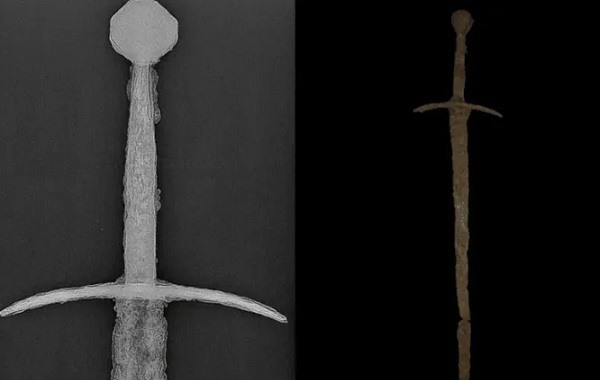 Amatör Hazine Avcıları Orta Çağ'dan Kalma İki Elle Tutulan Bir Kılıç Buldu