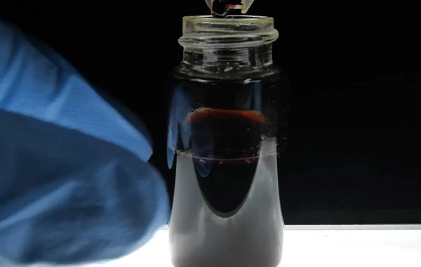 Sıvı Robot Canlı Hücreler Gibi Bölünebiliyor ve Bağlanabiliyor