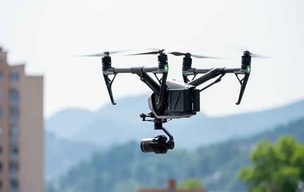 Rice-sized AI chip mimics brain to extend small drone range, boost capability