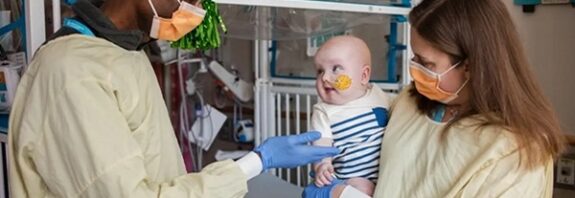 İlk Kez Bir Bebeğe Kişiselleştirilmiş CRISPR Tedavisi Uygulandı