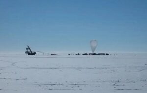 Antarktika Buzunun Altındaki Gizemli Sinyaller Fizik Kurallarını Sorgulatıyor