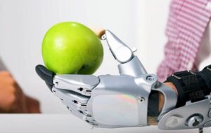 Yeni ‘Elektronik Deri’ Robotlara İnsan Dokunuşu Kazandırıyor