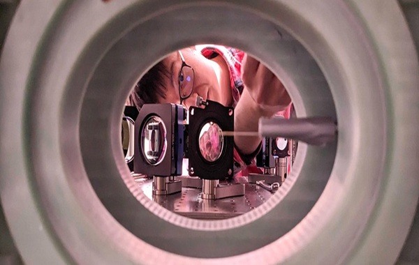 6100-Qubit Processor Shatters Quantum Computing Record