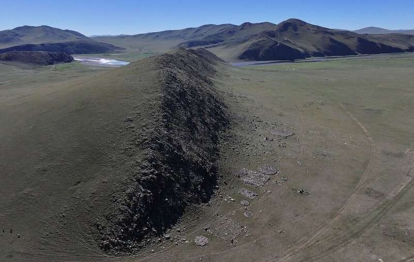 Human DNA from Mongolian burial sites reveals dynamics of Bronze Age societies