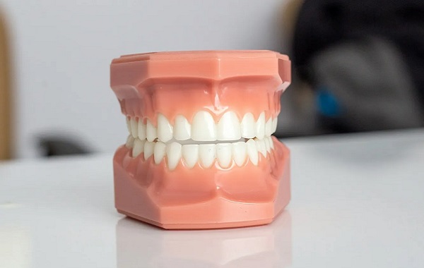 Diş Çürüğü ve Diş Eti Hastalıkları Felç Riskini İki Katına Çıkarabilir