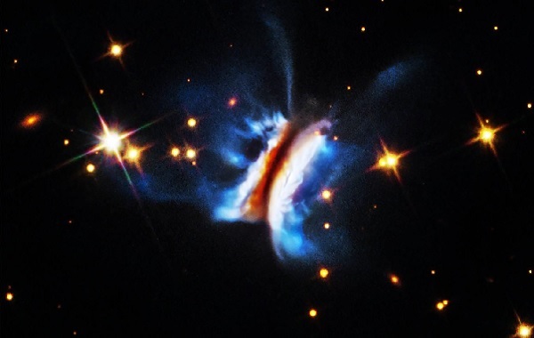 Hubble Şimdiye Kadar Görülen En Büyük Gezegen Oluşum Bölgesini Keşfetti