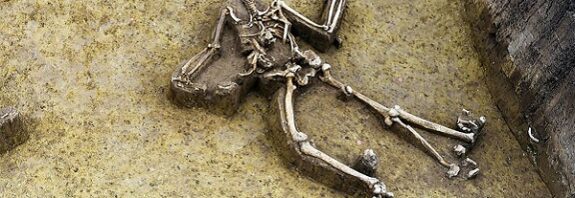 Arkeologlar Tüyler Ürpertici Bir Manzara Ortaya Çıkardı: 85 Başsız İskelet Bulundu