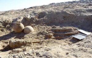 Sudan Çölünde 4 Bin Yıllık, Tek Başına Gömülmüş Birinin Mezarı Keşfedildi