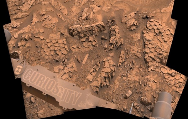 Curiosity Found Strange 'Dragon Scale' Rocks on Mars, And Scientists Are Excited