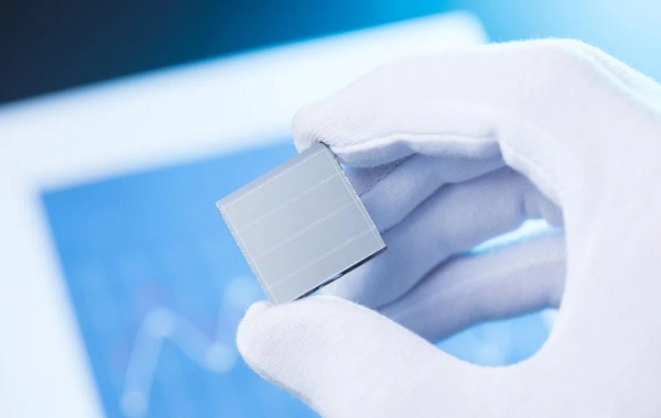 Çığır Açan Güneş Paneli Yağmur Damlalarından Da Enerji Üretiyor