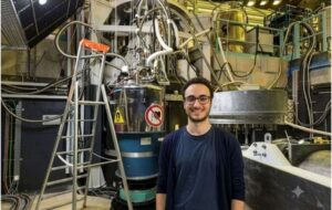 High degree of quantum entanglement detected for first time in centimeter-sized crystal of strange metal